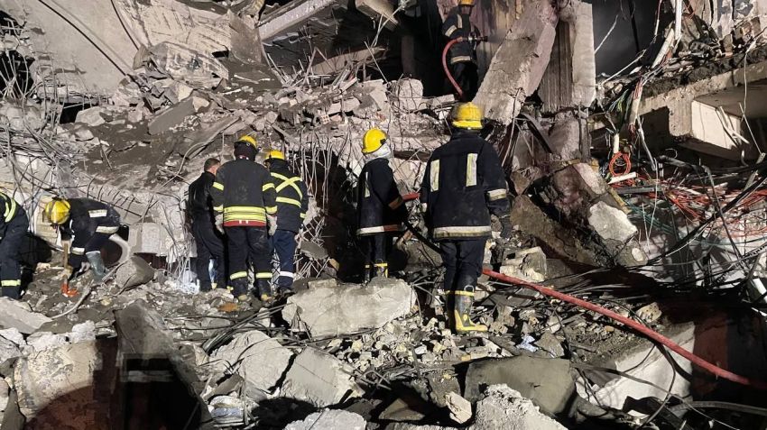 Equipes realizam operações de busca e resgate após ataques em Erbil, no Iraque, em 16 de janeiro de 2024, reinvidacos pela Guarda Revolucionária Islâmica (IRGC) do Irã / Karzan Mohammad Othman/Anadolu via Getty Images