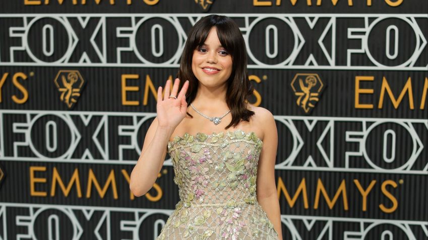 Jenna Ortega no Emmy Awards, em Los Angeles, Califórnia / Neilson Barnard/Getty Image