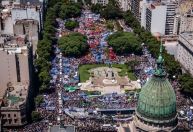 Central sindical argentina anuncia greve geral contra governo Milei em 9 de maio