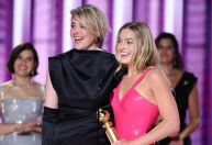 Globo de Ouro 2024: "Barbie também é sobre humanos", diz Margot Robbie
