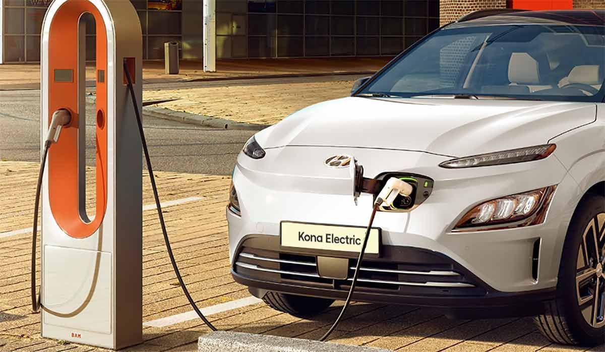 Hyundai Kona Eletric •