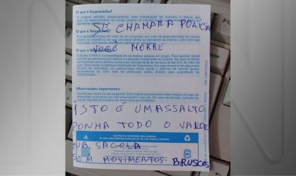 Bilhete usado pelo criminoso para anunciar o assalto