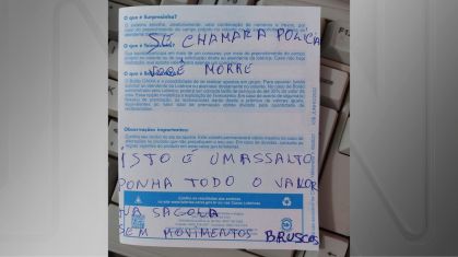 Bilhete usado pelo criminoso para anunciar o assalto