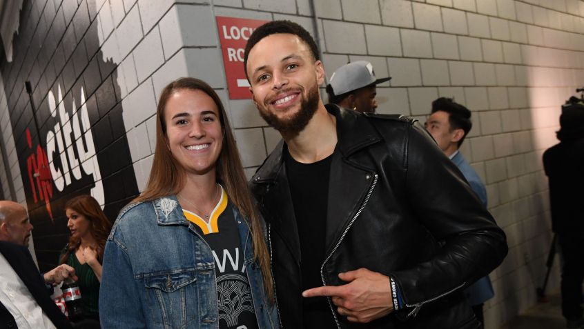 Steph Curry e Sabrina Ionescu disputarão desafio de três pontos no All-Star Weekend / Noah Graham/NBAE via Getty Images