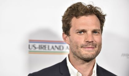 Entenda por que Jamie Dornan teve sintomas de infarto em incidente com taturana