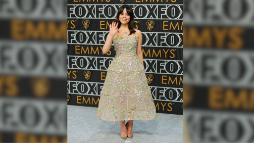 Jenna Ortega, de &quot;Wandinha&quot;, no tapete vermelho da 75ª edição do Emmy