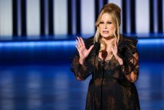 Jennifer Coolidge no 75º Emmy Awards