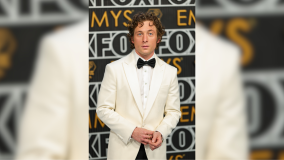 Jeremy Allen White, de &quot;O Urso&quot;, no tapete vermelho da 75ª edição do Emmy