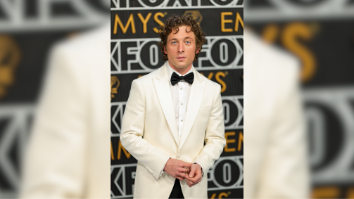 Jeremy Allen White, de &quot;O Urso&quot;, no tapete vermelho da 75ª edição do Emmy
