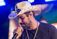 Artistas lamentam a morte de João Carreiro: 