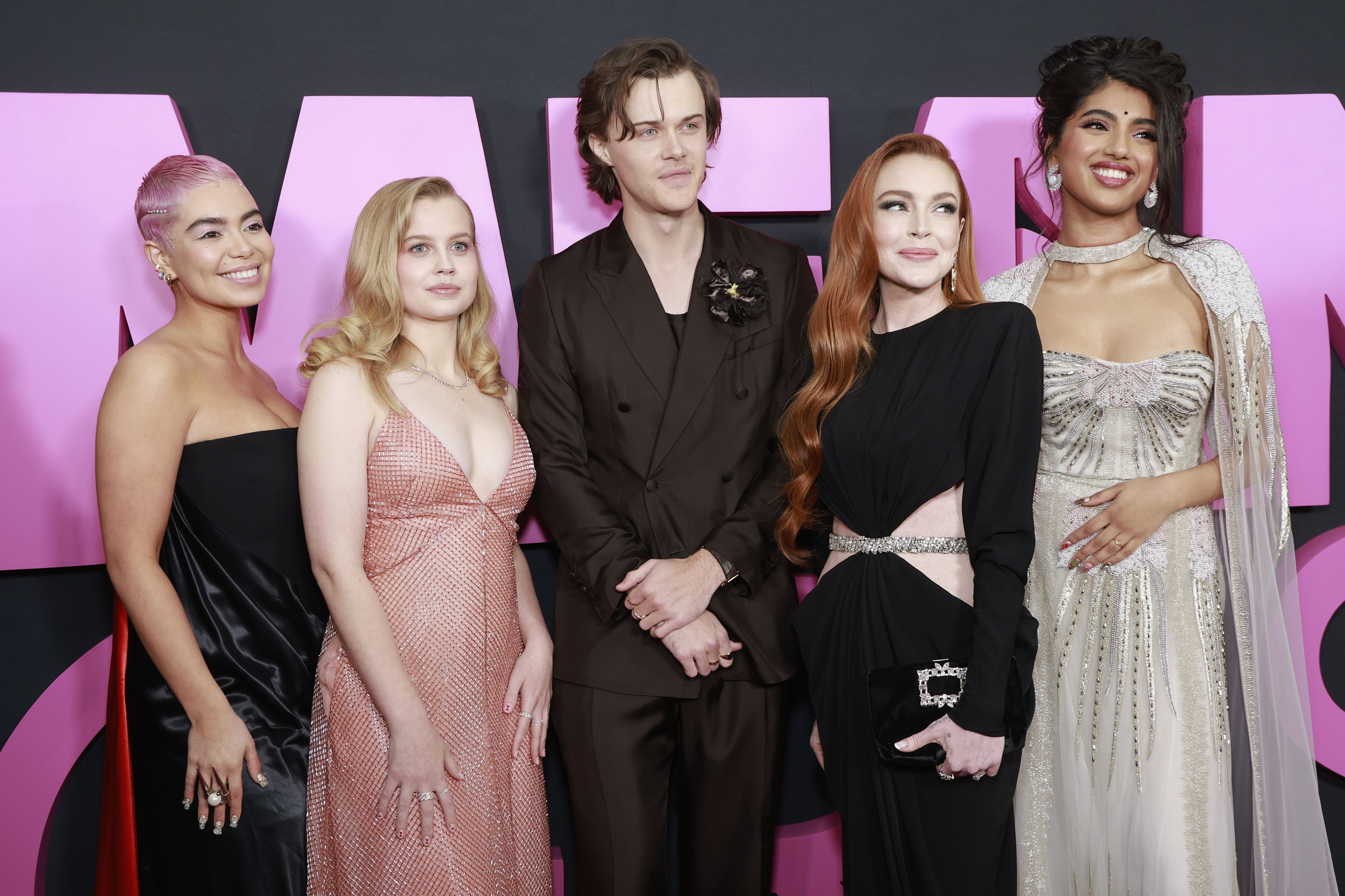 Auli'i Cravalho, Angourie Rice, Christopher Briney, Lindsay Lohan e Avantika Vandanapu comparecem à estreia global de "Meninas Malvadas: O Musical" no AMC Lincoln Square Theatre, em Nova York, em 08 de janeiro de 2024 / Jason Mendez/Getty Images for Paramount Pictures