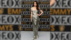 Marin Hinkle, de &quot;Maravilhosa Sra. Maisel&quot;, no tapete vermelho da 75ª edição do Emmy