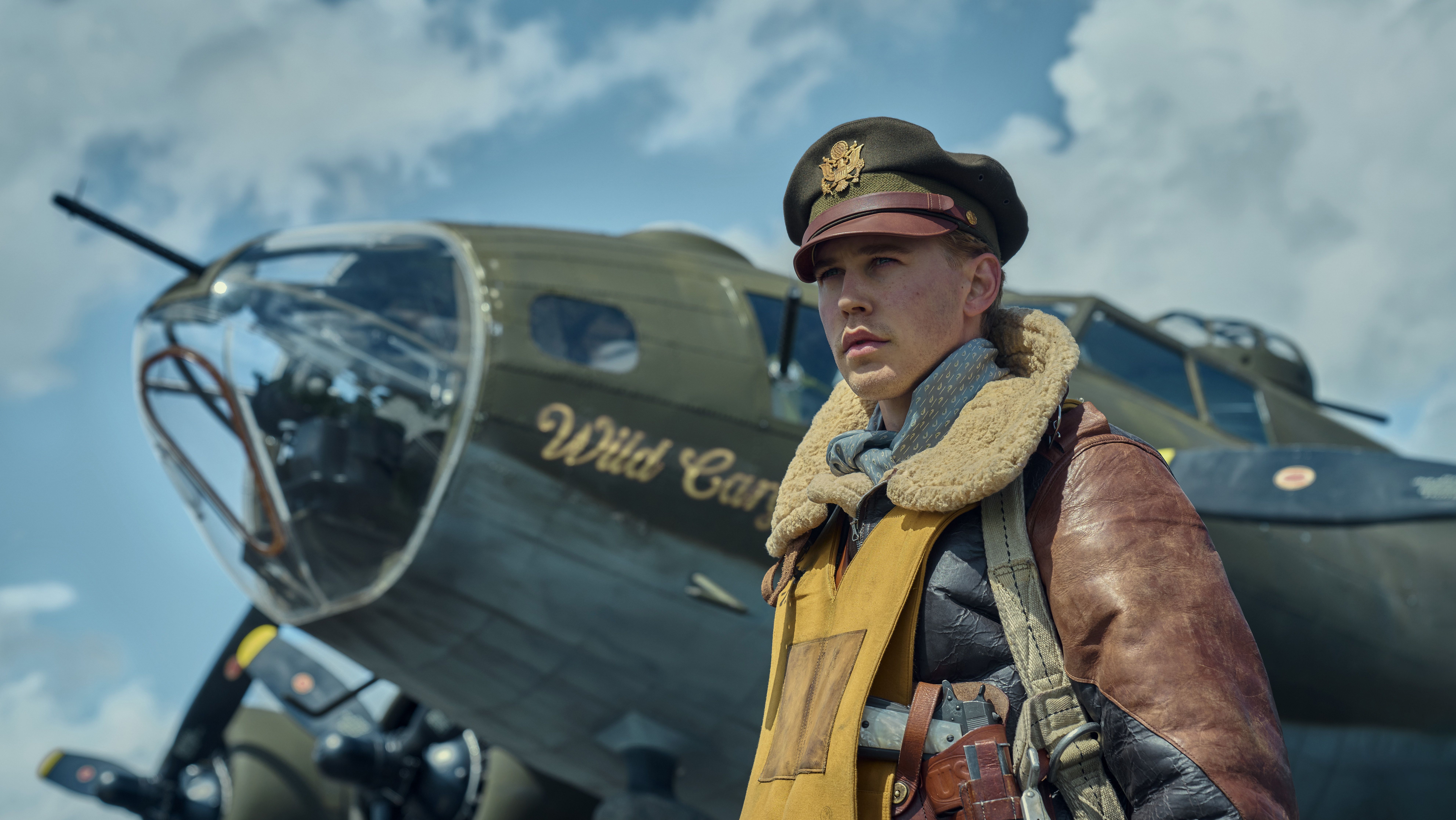 Austin Butler vive o Major Gale Cleven em "Mestres do Ar"