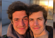 Gêmeos? Veja 10 famosos muito parecidos com seus irmãos