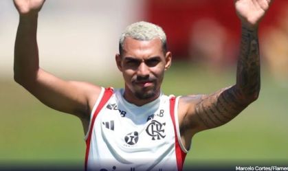 Presidente do Corinthians tenta Matheuzinho de novo: "Esperando resposta"
