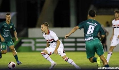 Volante do São Paulo dá recado a Dorival Júnior na estreia da Copinha