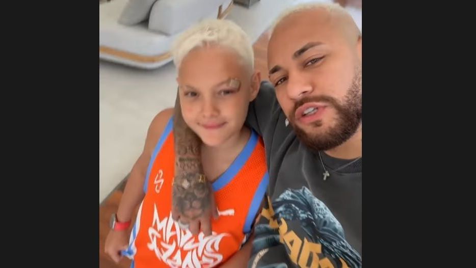 Neymar e Davi Lucca contam que o garoto se machucou dando uma "bicicleta"