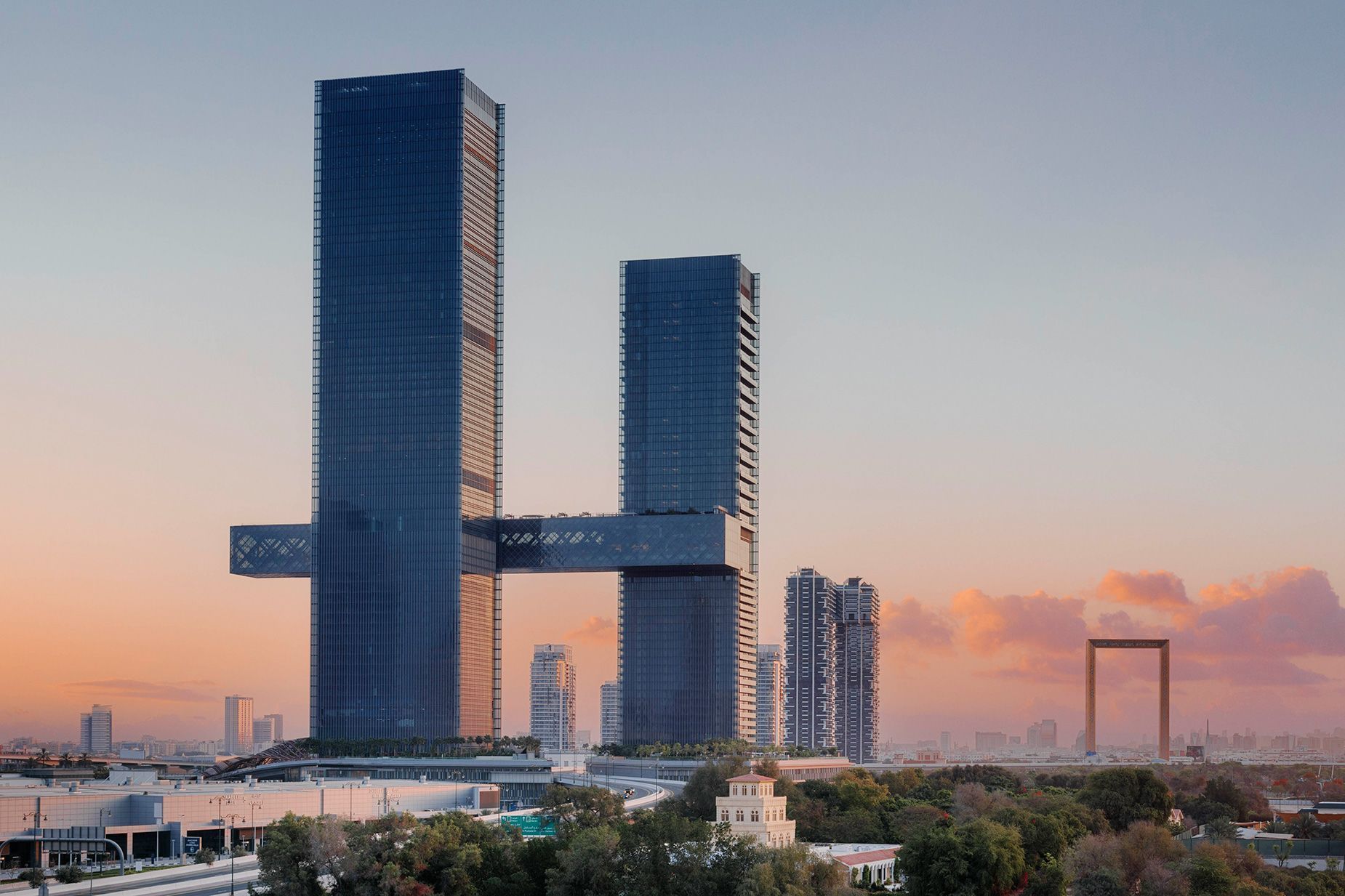 O edifício conta com uma passarela de 226 metros e 9.500 toneladas/ Kerzner International