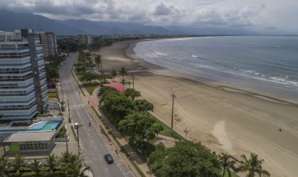 Homem é arrastado por corrente marítima e desaparece no litoral de São Paulo