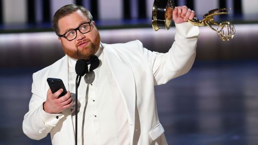 Paul Walter Hauser recebe o prêmio de Melhor Ator Coadjuvante em Série Limitada ou Antologia ou Filme por &quot;Black Bird&quot;