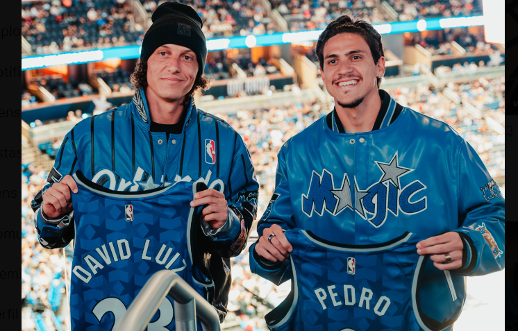 Pedro e David Luiz entraram em quadra da NBA