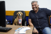 Reforço no time: cachorros adotados viram 