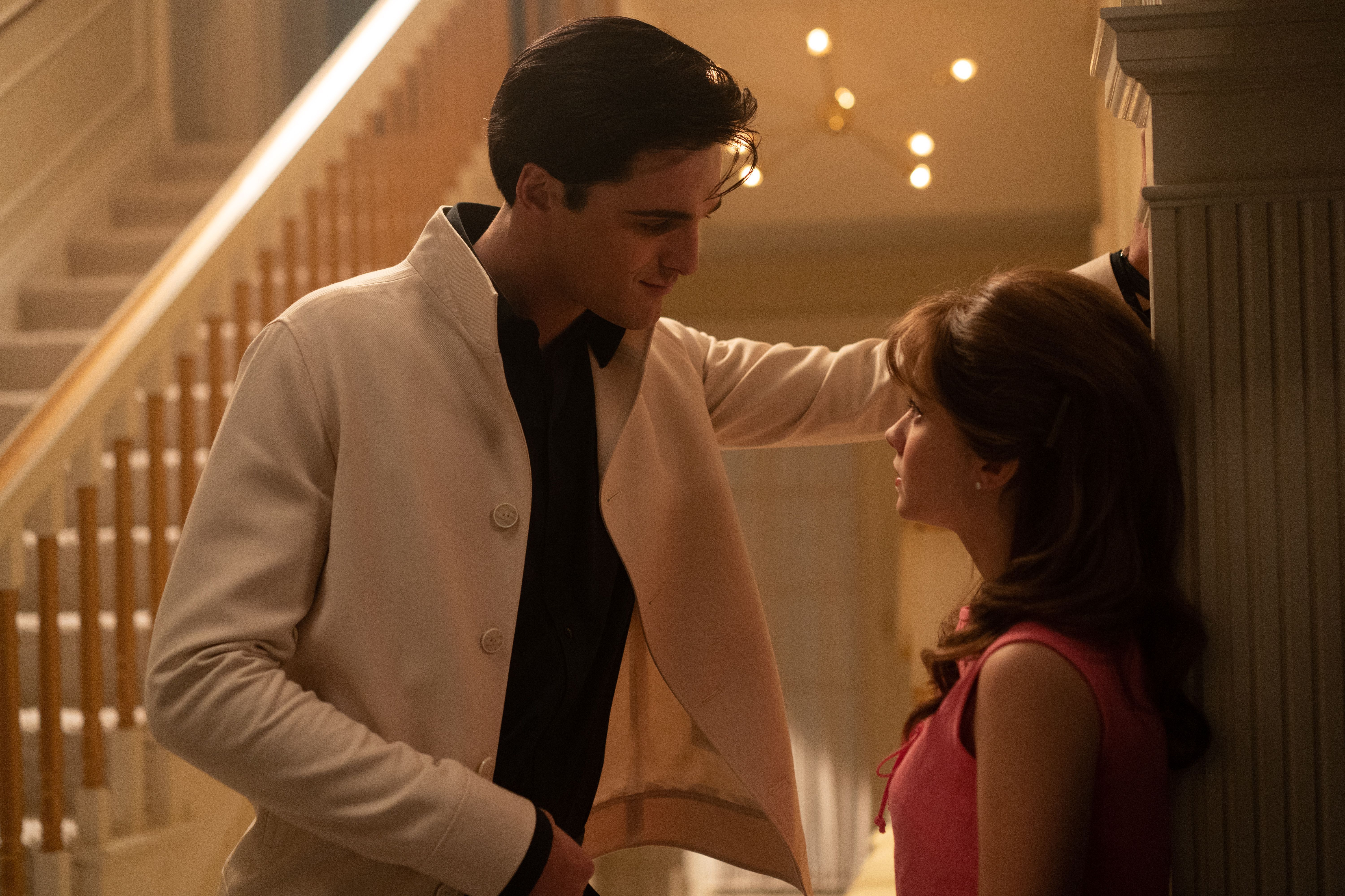 Jacob Elordi como Elvis Presley e Cailee Spaeny como Priscilla / Divulgação/O2 Play