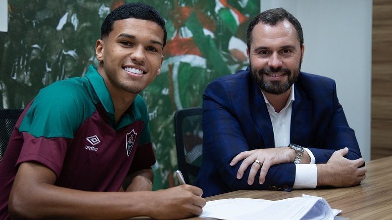Riquelme Felipe tem vínculo com o Fluminense até março de 2028 / Marcelo Gonçalves/FFC