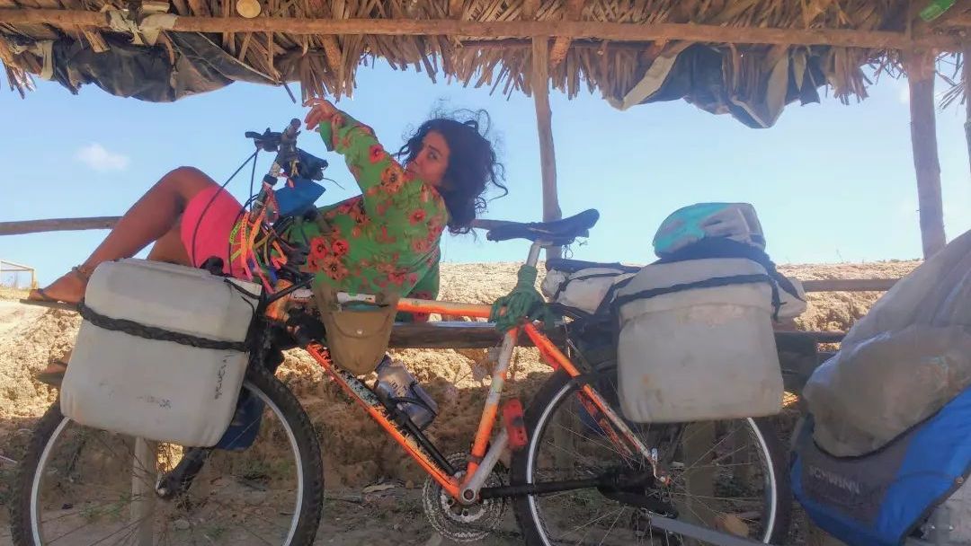 ulieta Hernandez, artista venezuelana morta no Amazonas