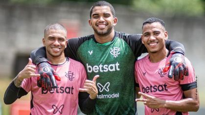 Jogadores do Vitória em treino antes do jogo contra o Jequié