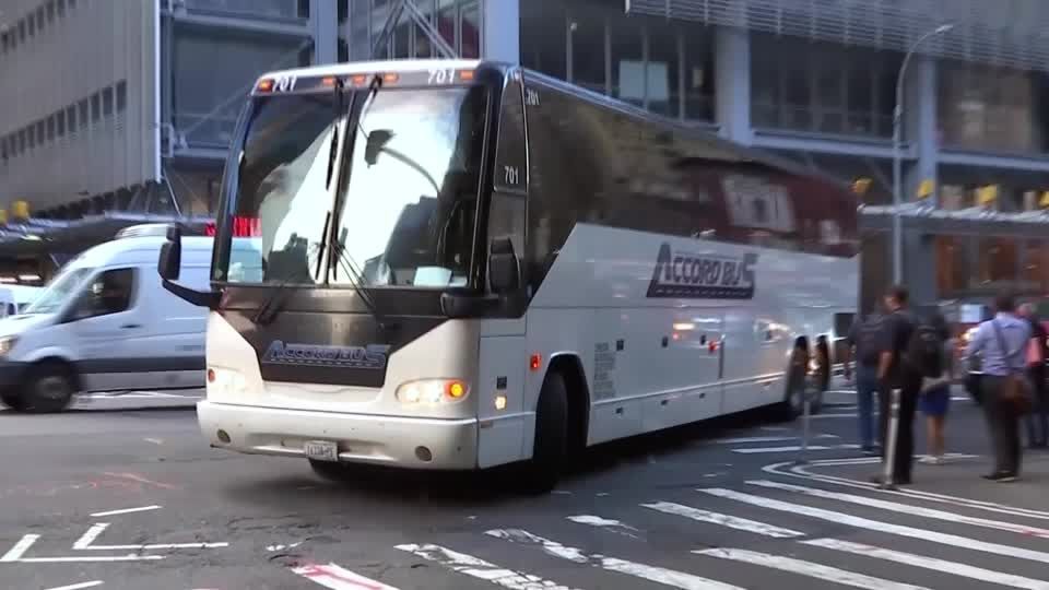 Imagem de destaque do post: Nova York processa empresas de ônibus por transportar imigrantes ilegais