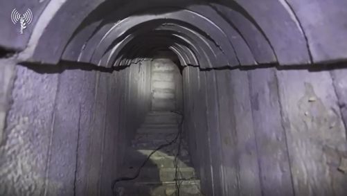 Imagens mostram o que seria um dos túneis do Hamas em Khan Younis