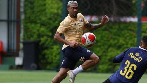 Wellington Rato em jogo-treino diante do São Bernardo