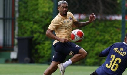 Wellington Rato em jogo-treino diante do São Bernardo