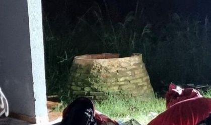 Polícia investiga homicídio em caso de corpos encontrado em poço de cinco metros