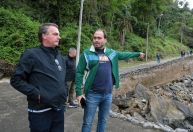 Carlos diz se revezar com Michelle em monitoramento de apneia de Bolsonaro