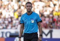 Árbitro elogiado por Abel Ferreira entra no quadro da Fifa