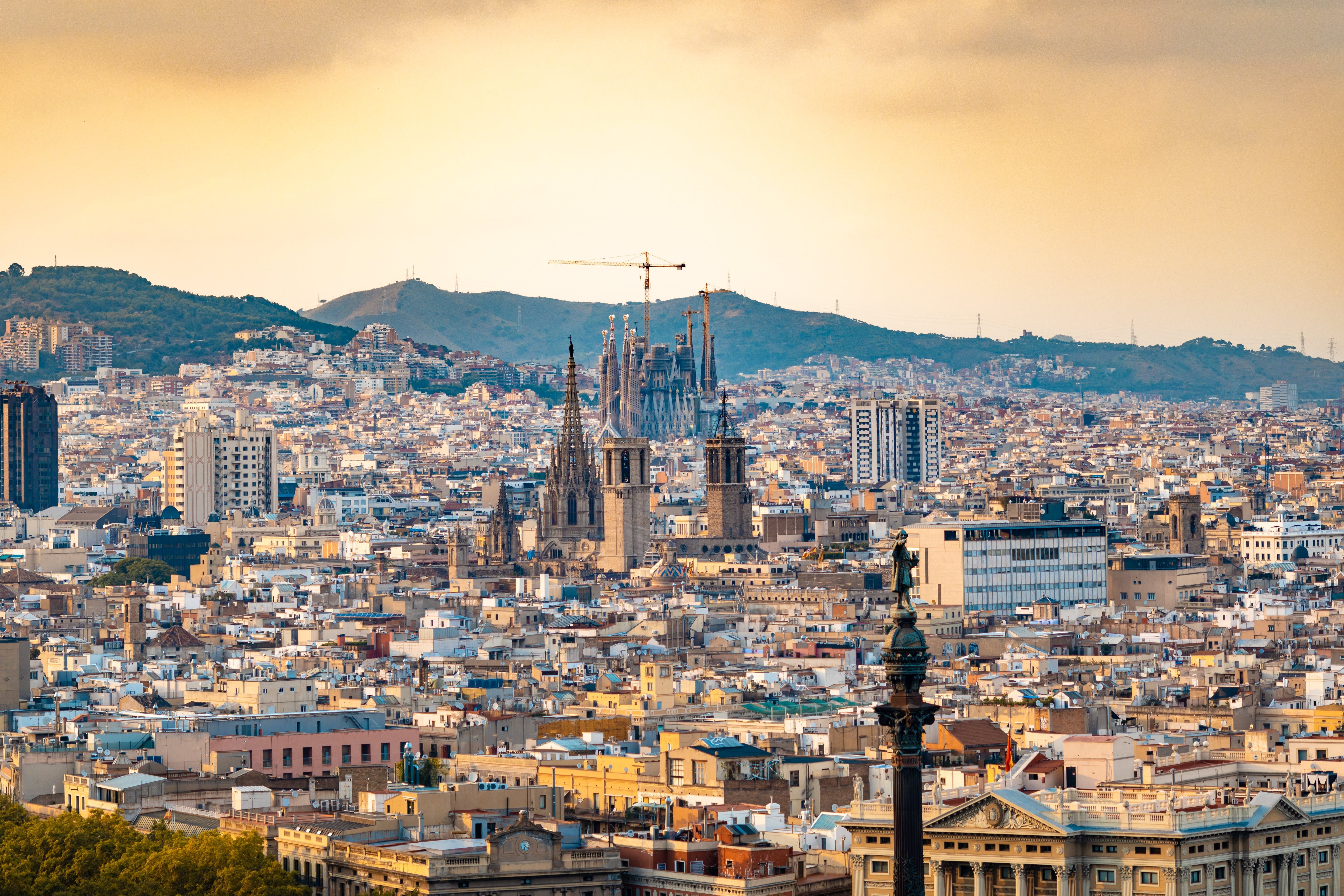 Barcelona é uma das mais belas, pulsantes e coloridas cidades do continente europeu
