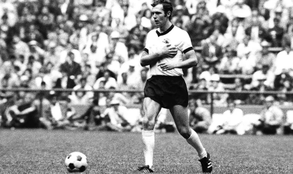 Alma do futebol alemão, Beckenbauer revolucionou o futebol como líbero