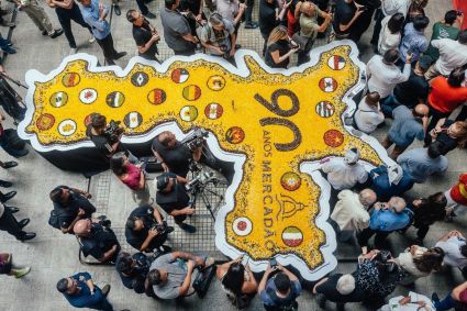 Bolo gigante do Mercadão no aniversário de 469 anos da cidade de São Paulo, em 2023