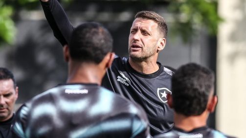 Botafogo enfrenta o Tiradentes-PI