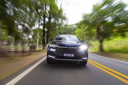 BYD Tan tem dois motores com 517 cv e acelera de 0 a 10 em 5,6 segundos