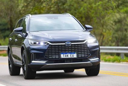 BYD Tan tem dois motores com 517 cv e acelera de 0 a 10 em 5,6 segundos
