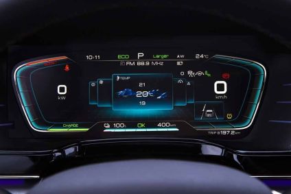 BYD Tan tem dois motores com 517 cv e acelera de 0 a 10 em 5,6 segundos