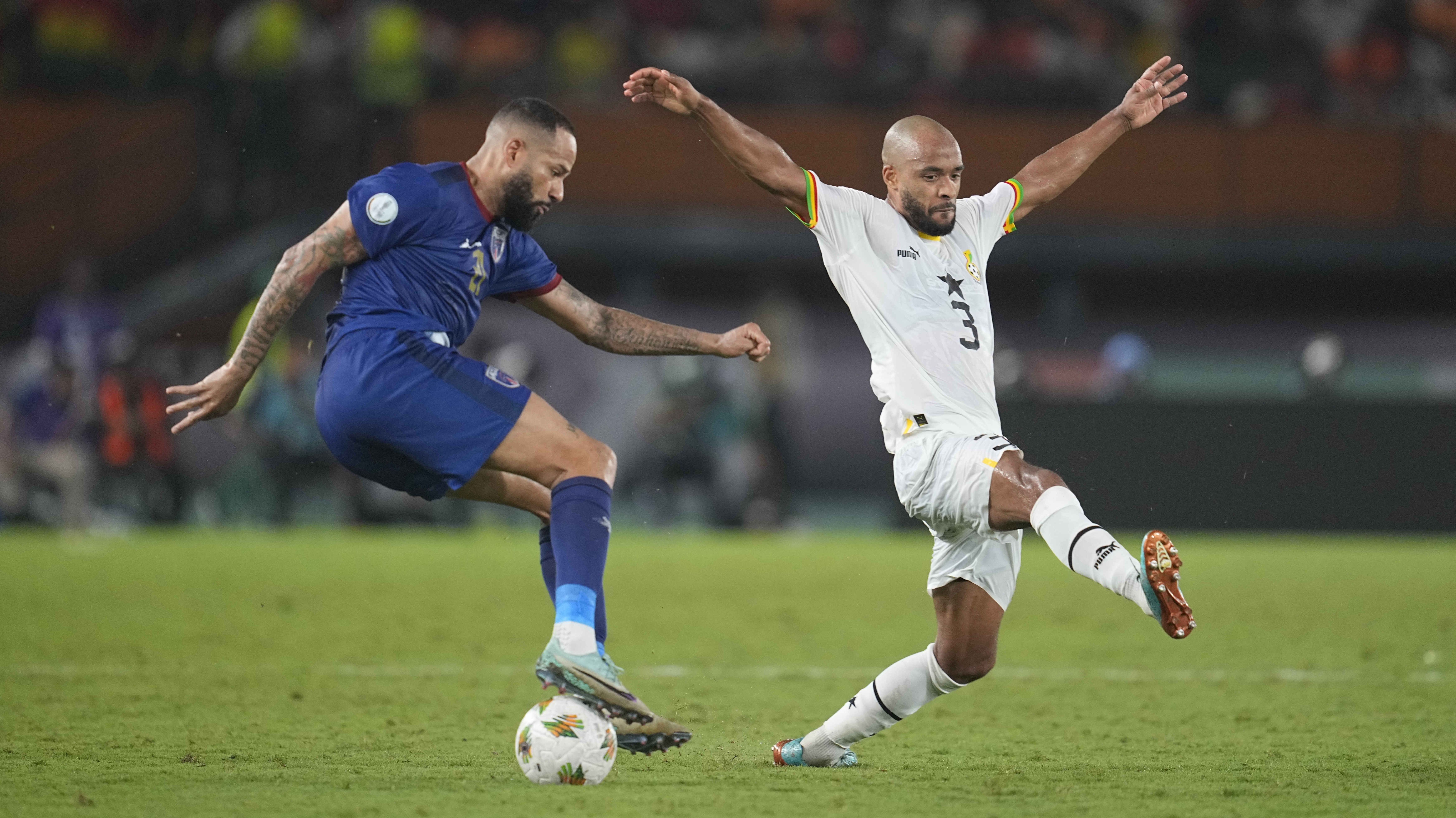 Cabo Verde (azul), de Bebé, se classificou às oitavas de final