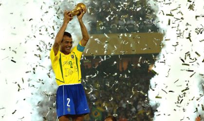 Cafu avalia laterais da geração atual: "Questão de tempo e adaptação"