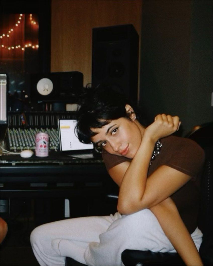 Camila Cabello compartilhou fotos dentro do estúdio em 2023 / Reprodução/Instagram