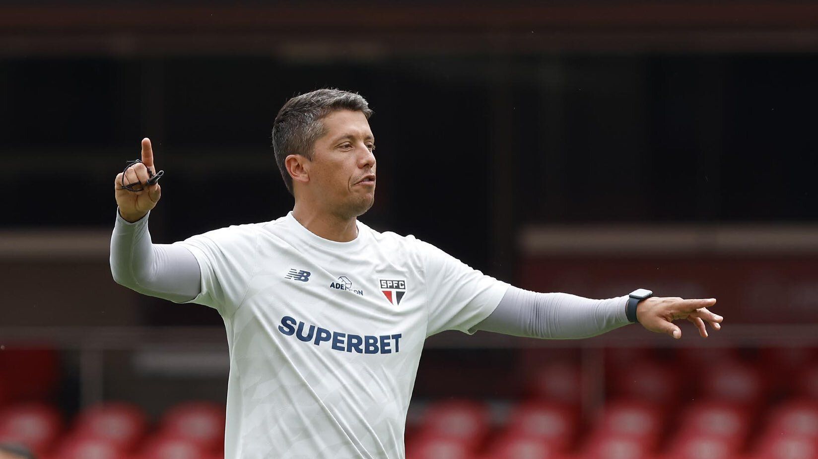 Thiago Carpini fará sua estreia pelo São Paulo contra o Santo André
