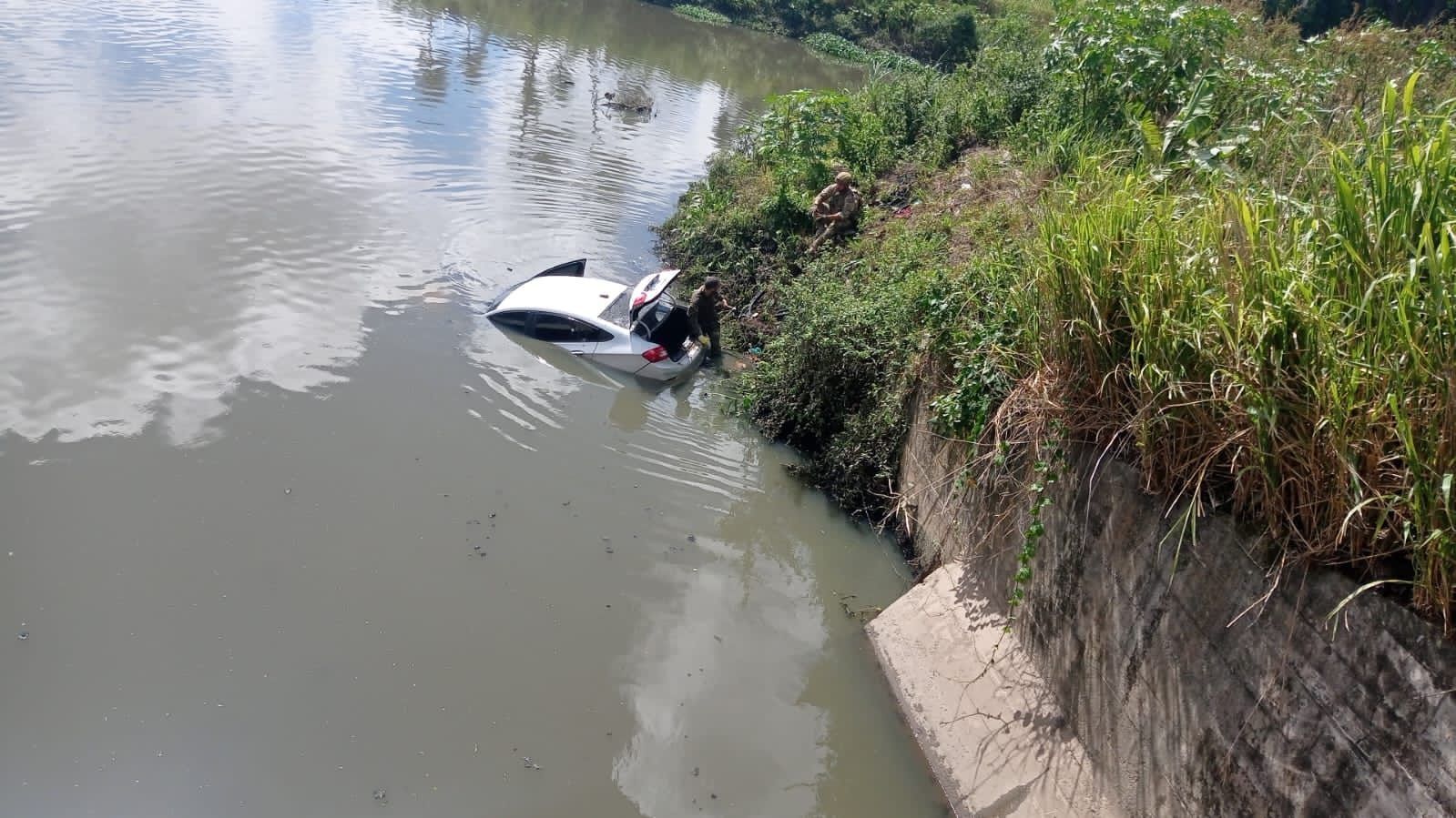 Tiroteio aconteceu na Avenida Brasil, altura de Santa Cruz, na Zona Oeste do Rio, já perto da Rodovia Rio-Santos. / Reprodução: Polícia Rodoviária Federal (PRF)