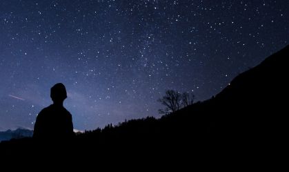 Lua e Marte brilham lado a lado no céu nesta segunda (28); saiba como ver